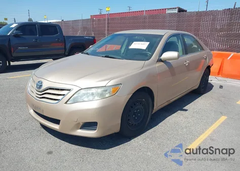 2010 Toyota Camry z USA, uszkodzony, nr VIN 4T1BF3EKXAU008941